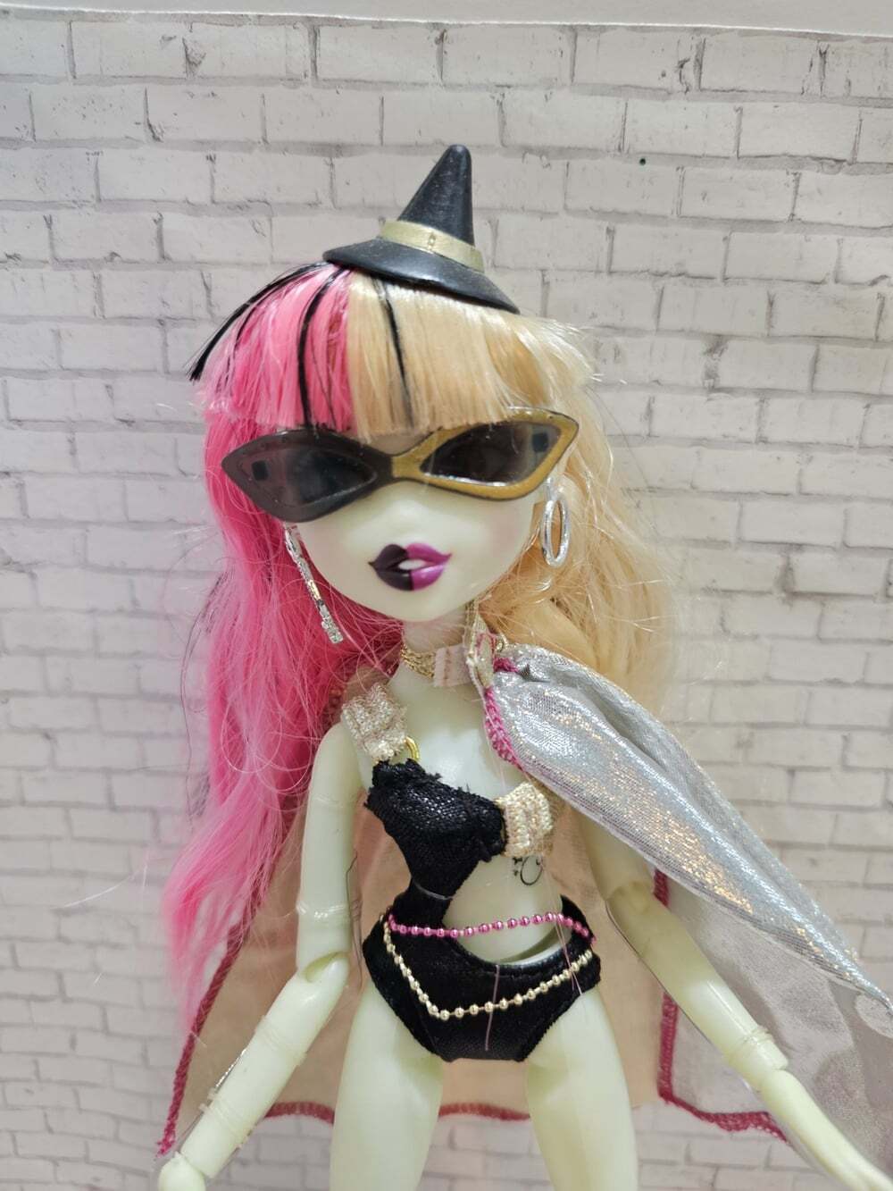 Bratzillaz Midnight Beach Cloetta Spelletta Glow in Dark Doll MGA Rare